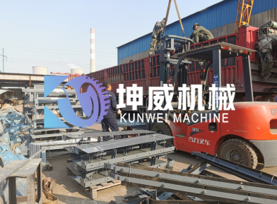 山东封闭式大倾角皮带机 山东封闭式大倾角皮带机